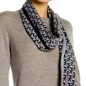 SOLD NWT MICHAEL KORS Womens Knit Scarf MK Logo